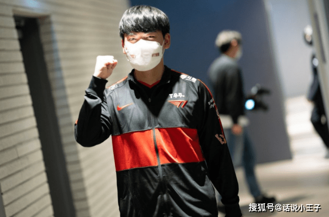 Uzi在拜仁比赛中出色发挥,出色发挥引发热议!再创辉煌时刻 Uzi在拜仁比赛中出色发挥,出色发挥引发热议!再创辉煌时刻