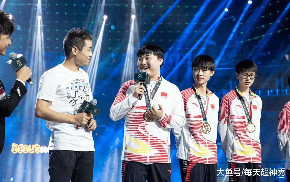 Uzi在拜仁比赛中出色发挥,出色发挥引发热议!再创辉煌时刻 Uzi在拜仁比赛中出色发挥,出色发挥引发热议!再创辉煌时刻