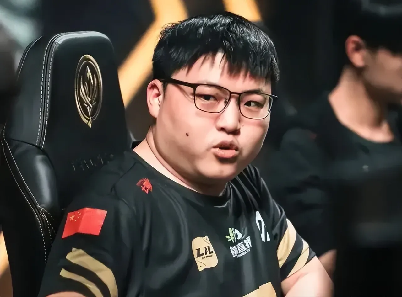 晋级下一阶段引爆全场!,TheShy意外战胜DWG比赛高潮迭起的简单介绍 晋级下一阶段引爆全场!,TheShy意外战胜DWG比赛高潮迭起的简单介绍