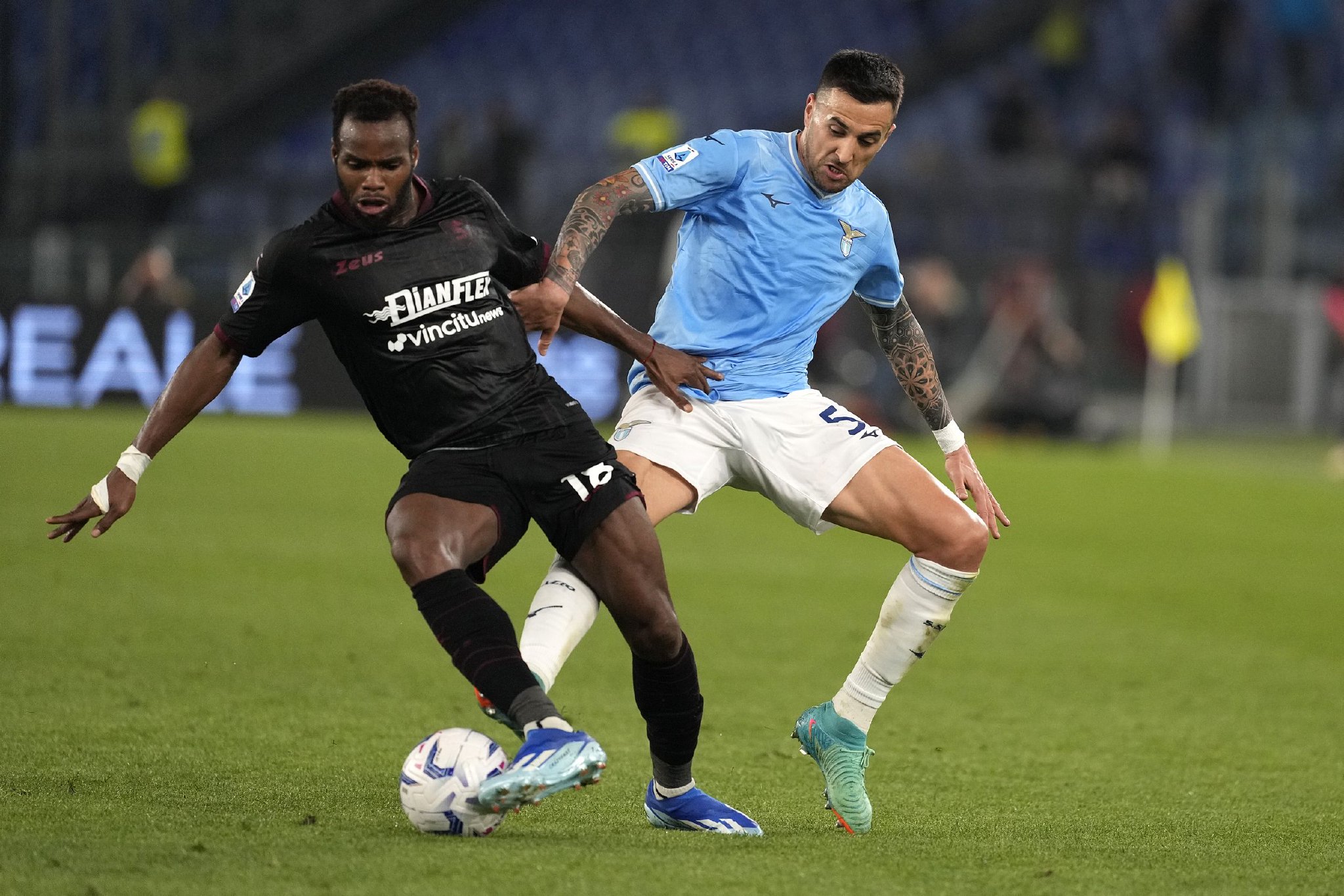 今晚圣安东尼奥马刺再遭质疑:意大利杯节点到来;悬念犹存;心理建设被强调 今晚圣安东尼奥马刺再遭质疑:意大利杯节点到来;悬念犹存;心理建设被强调