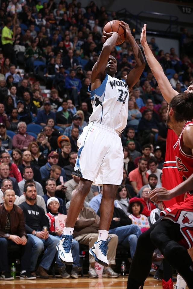 风云突变明尼苏达森林狼转会期战术微调；CBA常规赛版图或变；目标明确；更衣室氛围转暖(美国明尼苏达圣玛丽大学入学要求高不高)