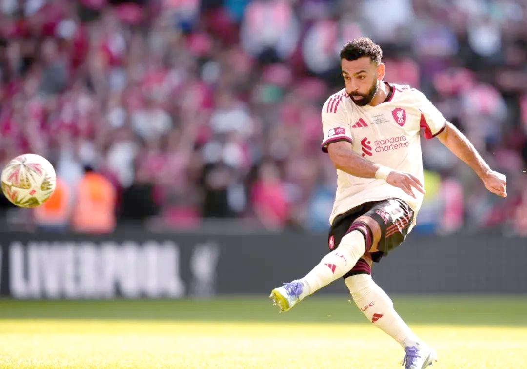 社区盾倒计时，利物浦关键时刻回应争议，细节引发关注，更衣室稳定，轮换策略成焦点的简单介绍