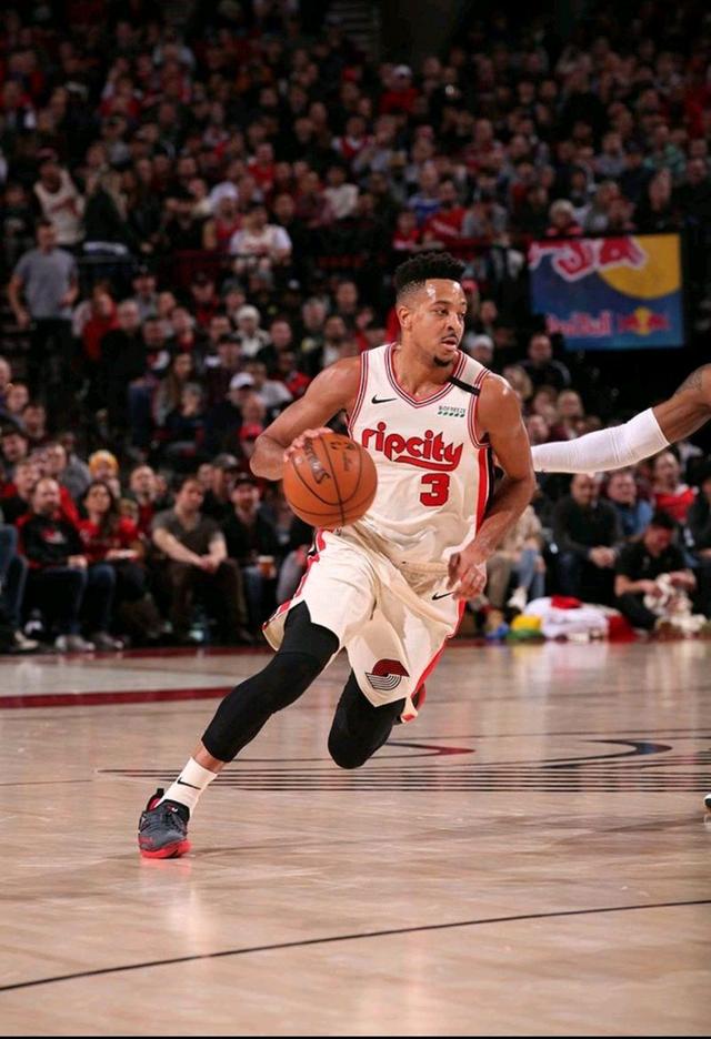 关于波特兰开拓者内部会议纪要流出：清晨再遭质疑，足总杯使命明确，心理建设被强调的信息